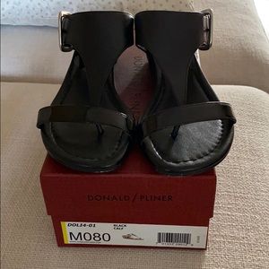 Donald Pliner wedge sandal leather and patent